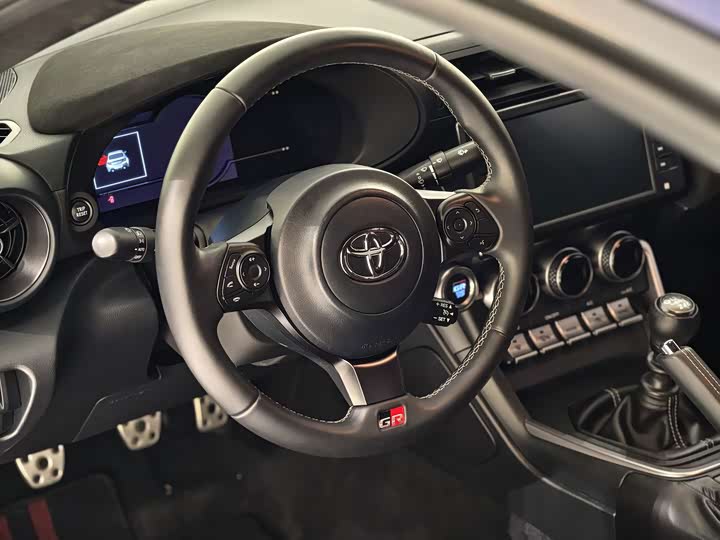 Toyota GR86, 2022 — фото 7 из 9