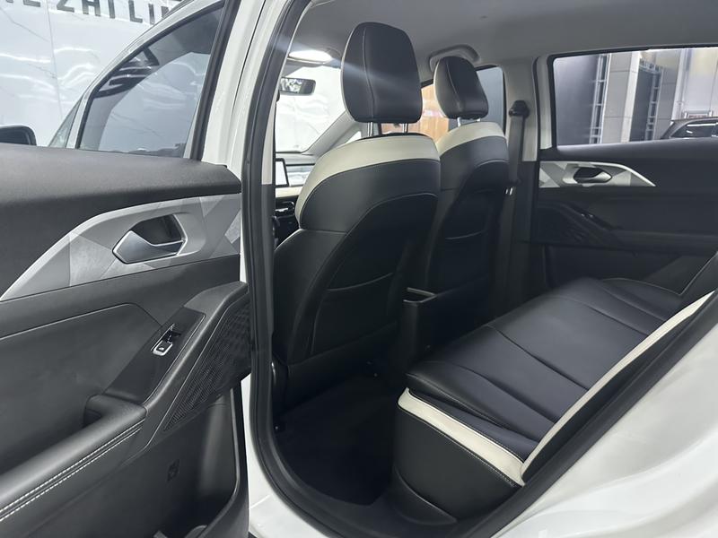 Geely Geometry E Firefly, 2022 — фото 10 из 12