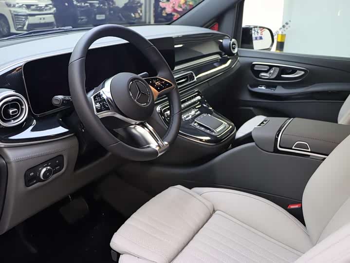 Mercedes-Benz V-Class, 2025 — фото 5 из 9