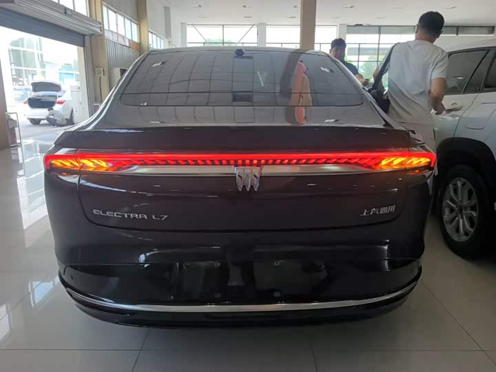 Buick Electra L7, 2025 — фото 6 из 9