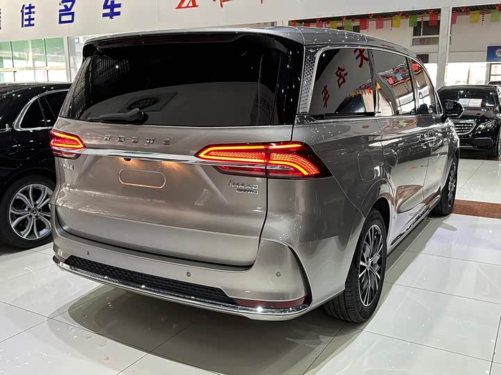 Roewe iMax 8, 2024 — фото 3 из 9