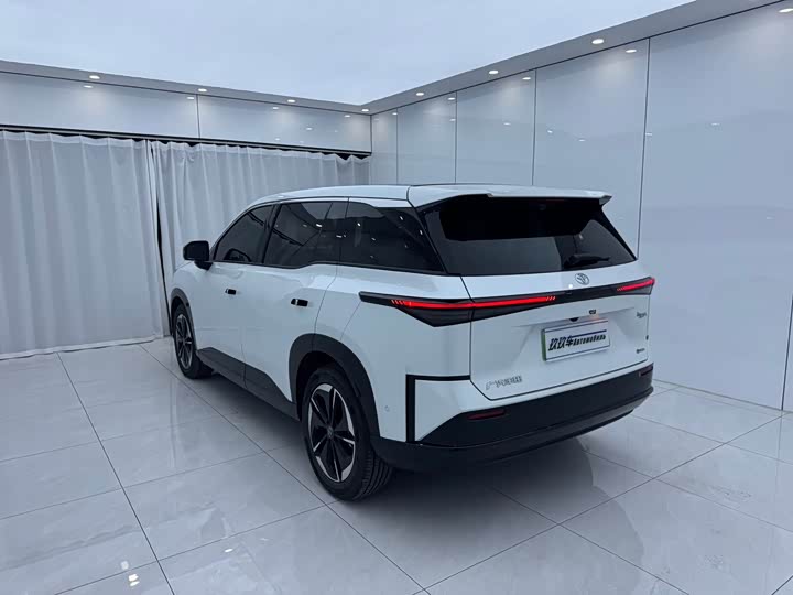 Toyota bZ3X, 2025 — фото 6 из 9