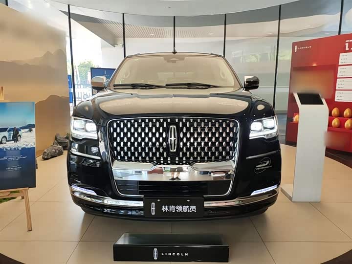Lincoln Navigator, 2025 — фото 3 из 9