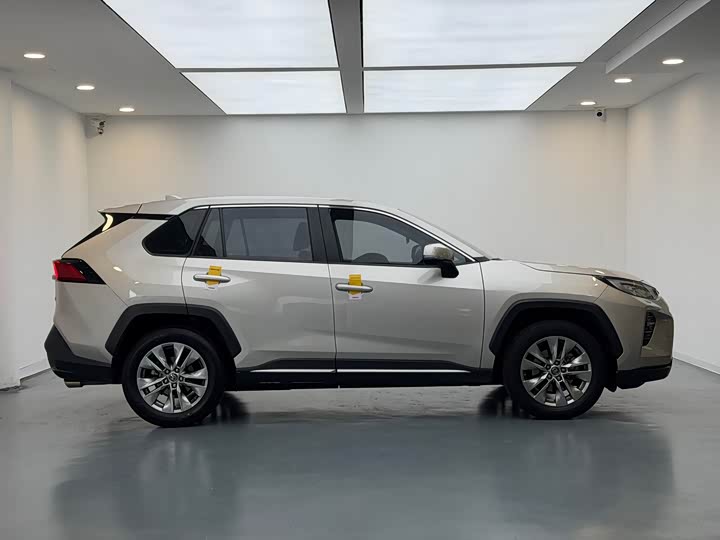 Toyota Wildlander, 2021 — фото 9 из 9