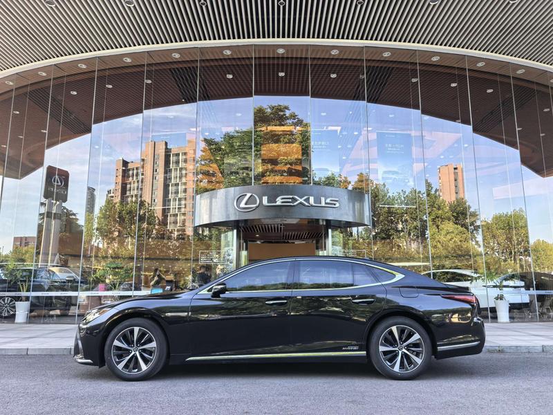 Lexus LS, 2022 — фото 4 из 12