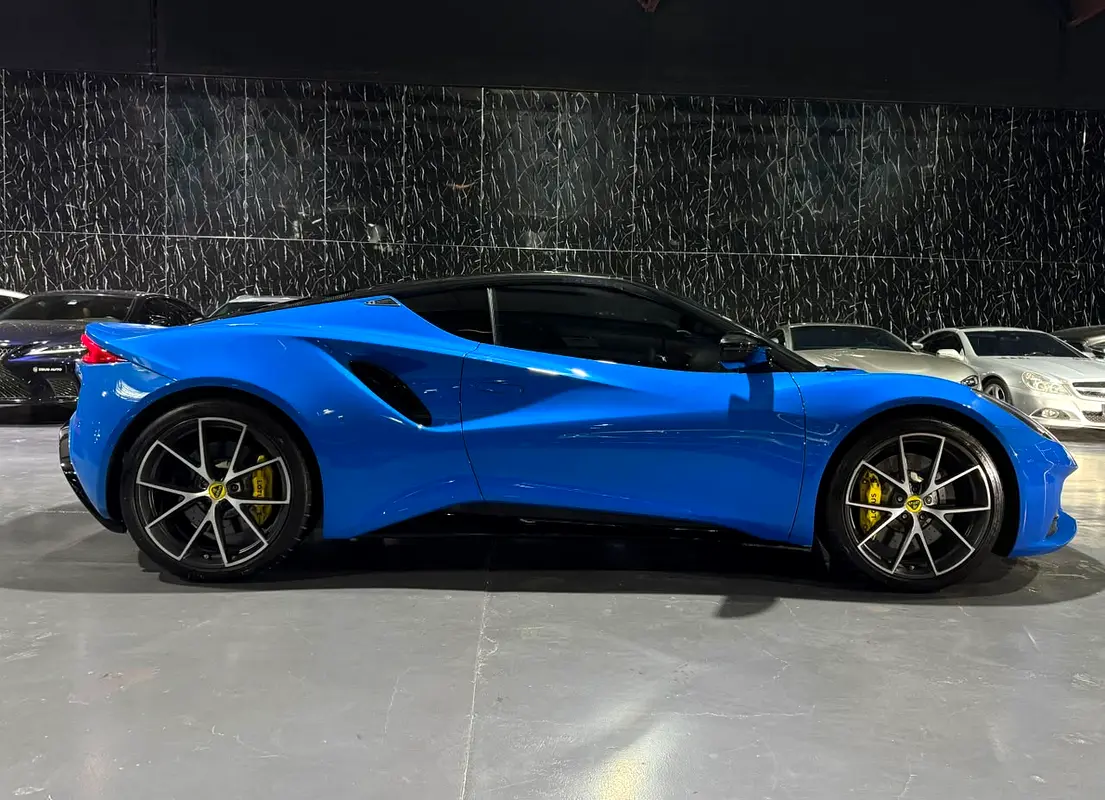 Lotus Emira, 2023 — фото 8 из 10