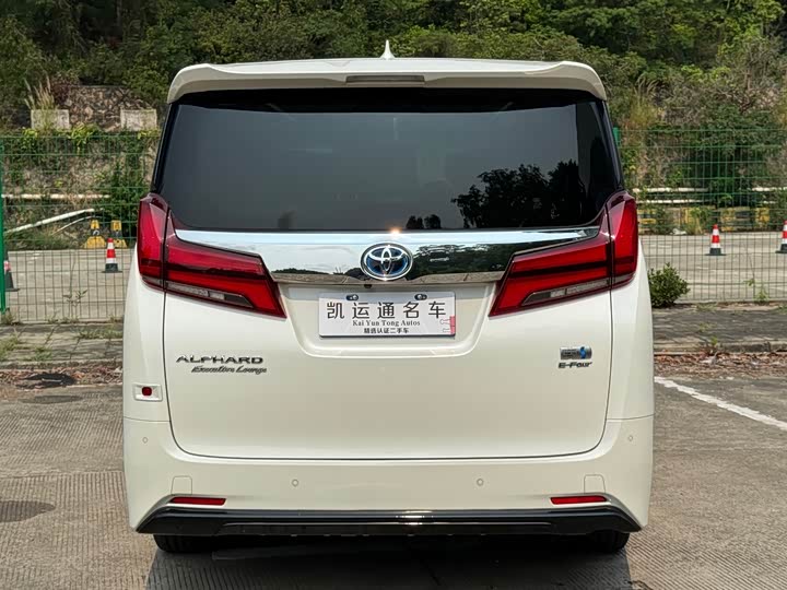 Toyota Alphard, 2023 — фото 9 из 9