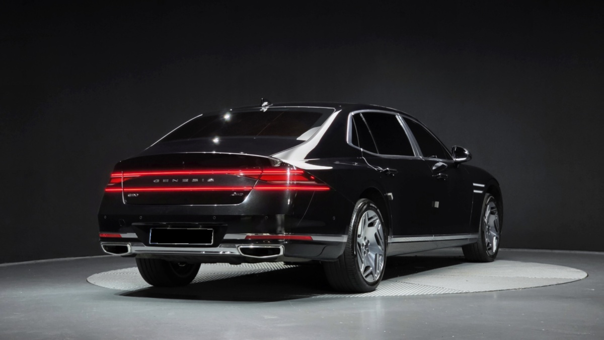 Genesis G90, 2023 — фото 2 из 12