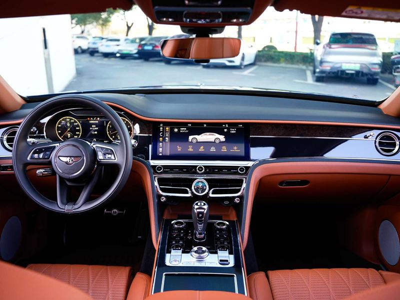 Bentley Flying Spur, 2021 — фото 8 из 12