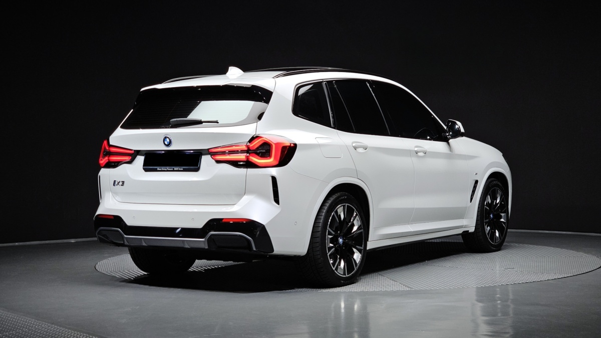 BMW iX3, 2022 — фото 2 из 12