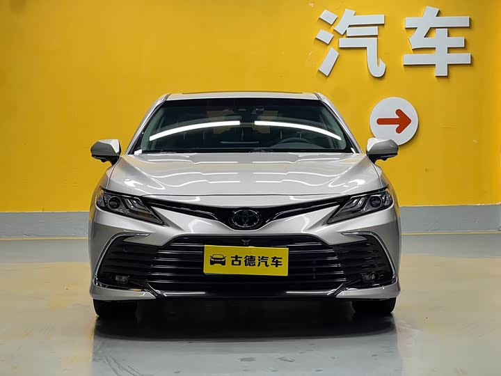 Toyota Camry, 2022 — фото 2 из 9