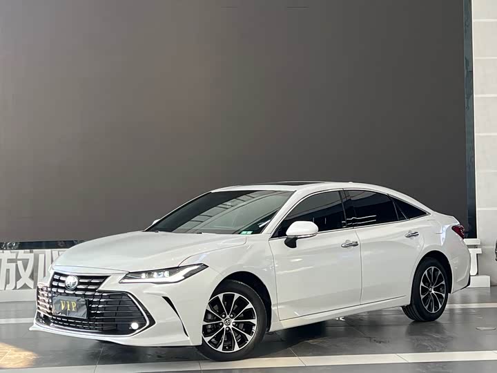 Toyota Avalon, 2023 — купить в Смоленске под ключ