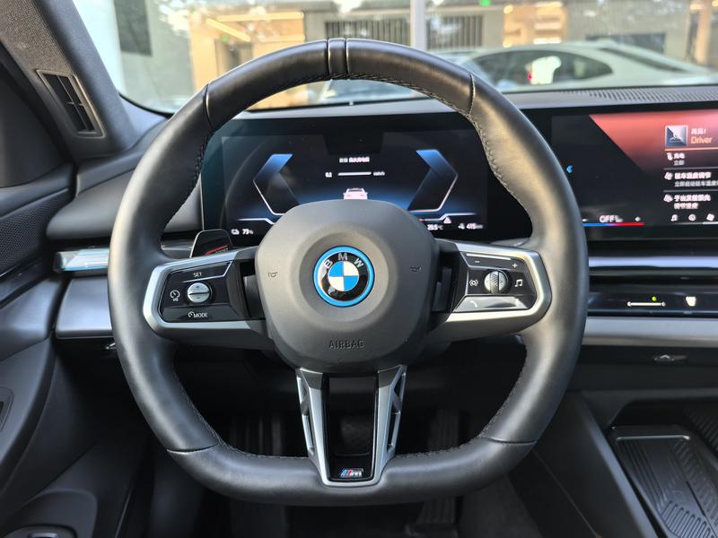 BMW i5, 2025 — фото 9 из 12