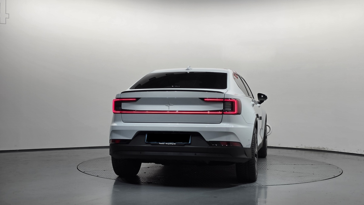 Polestar 2, 2022 — фото 4 из 12