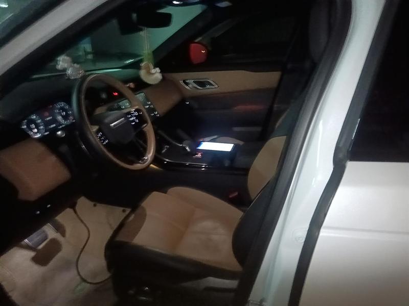 Land Rover Range Rover Velar, 2023 — фото 10 из 12