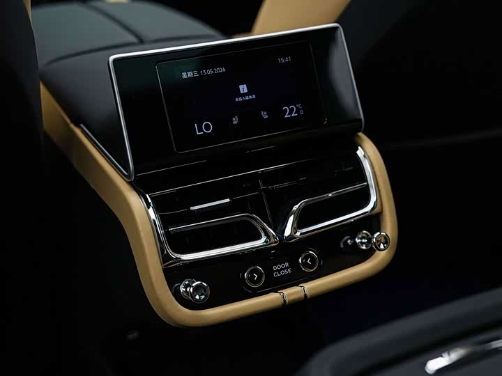 Bentley Bentayga, 2023 — фото 9 из 9