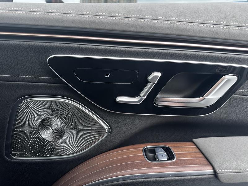 Mercedes-Benz EQS SUV, 2025 — фото 10 из 12