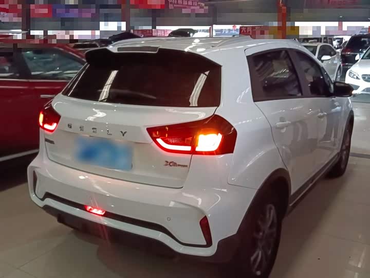 Geely Vision X3, 2021 — фото 7 из 9