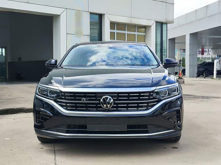 Volkswagen Passat, 2023 — фото 3 из 9