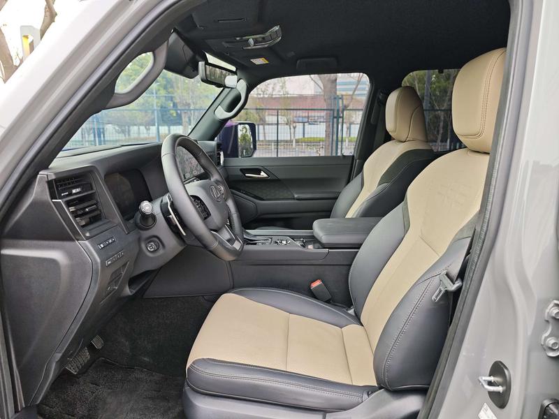 Lexus GX, 2024 — фото 11 из 12