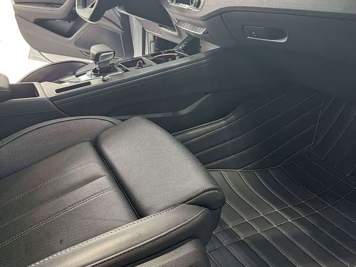 Audi A4L, 2023 — фото 6 из 7