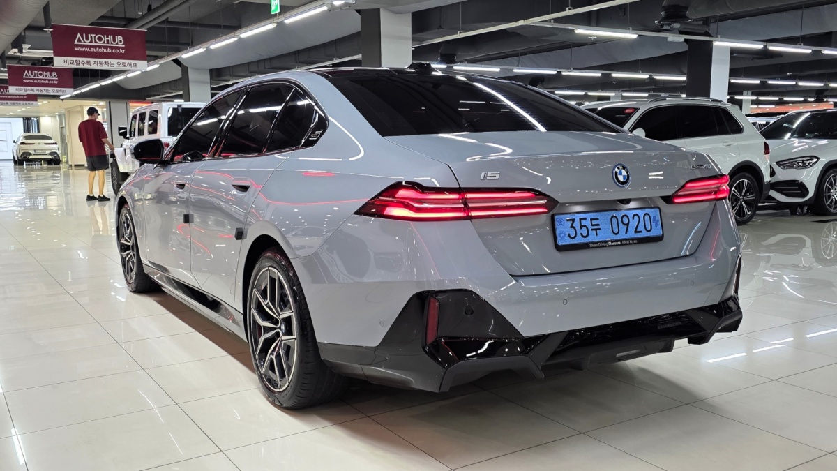 BMW i5, 2026 — фото 8 из 12
