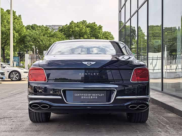 Bentley Flying Spur Hybrid, 2022 — фото 5 из 9