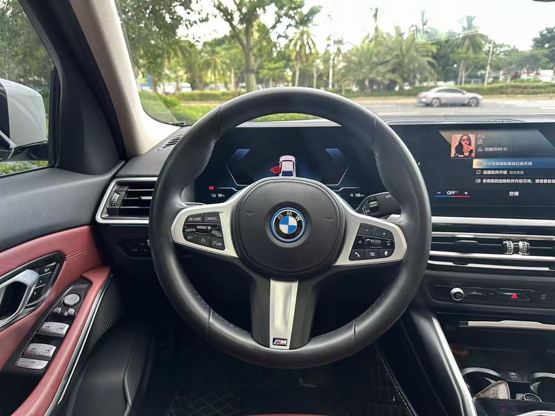 BMW i3, 2022 — фото 8 из 12