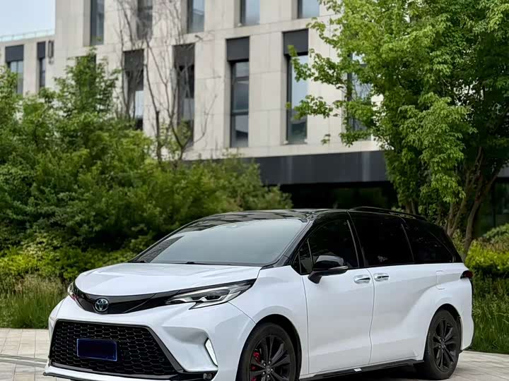 Toyota Sienna, 2022 — купить в Перми под ключ