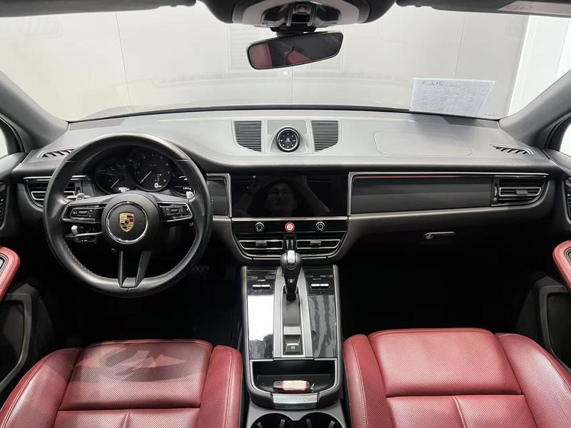 Porsche Macan, 2023 — фото 8 из 12