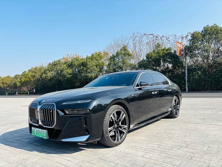 BMW i7, 2023 — купить в Чебоксарах под ключ