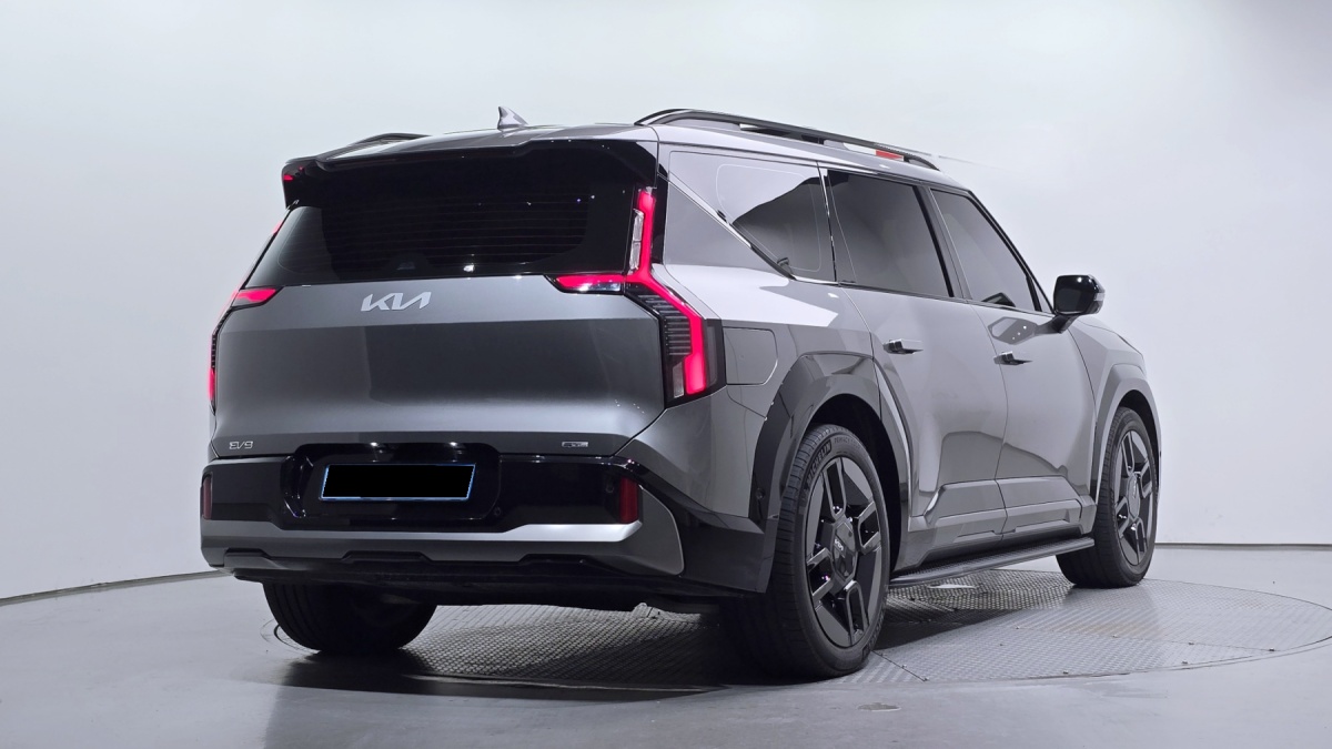 Kia EV9, 2023 — фото 2 из 12
