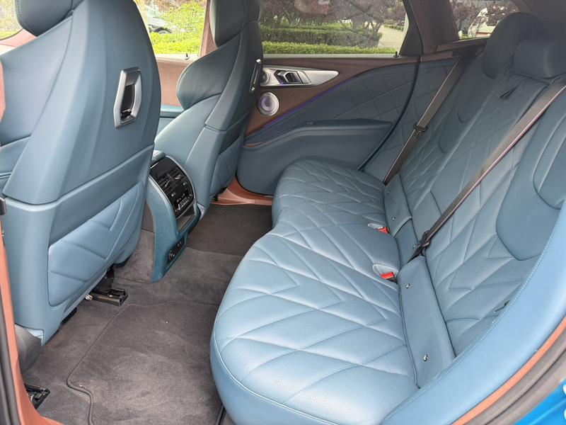 BMW XM, 2024 — фото 12 из 12
