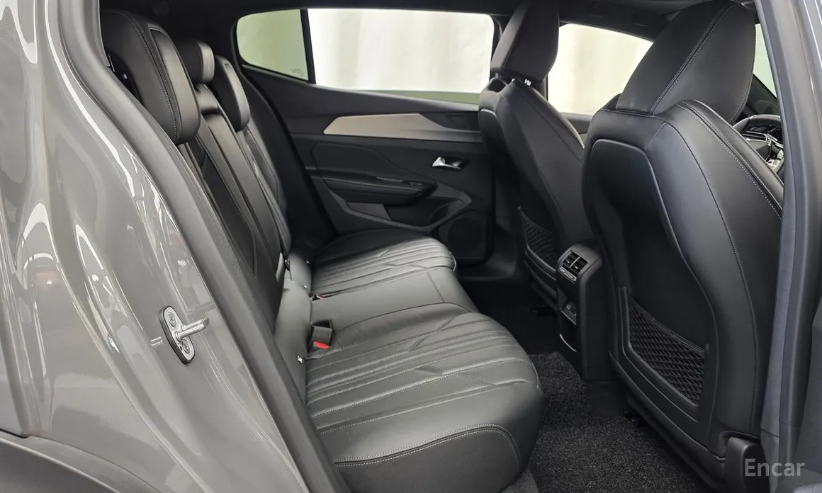 Peugeot 408, 2023 — фото 11 из 12