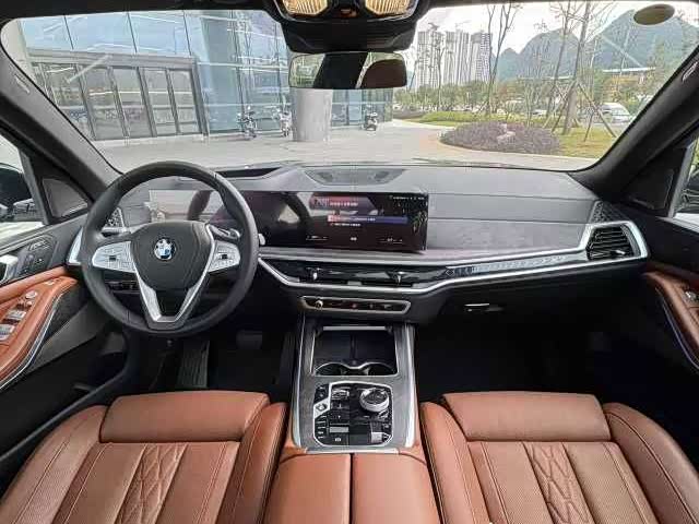 BMW X7, 2025 — фото 5 из 9