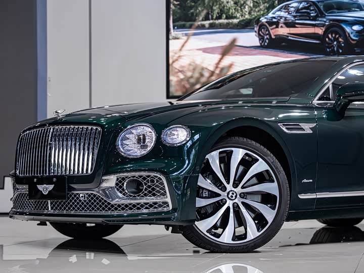 Bentley Flying Spur, 2022 — фото 4 из 9