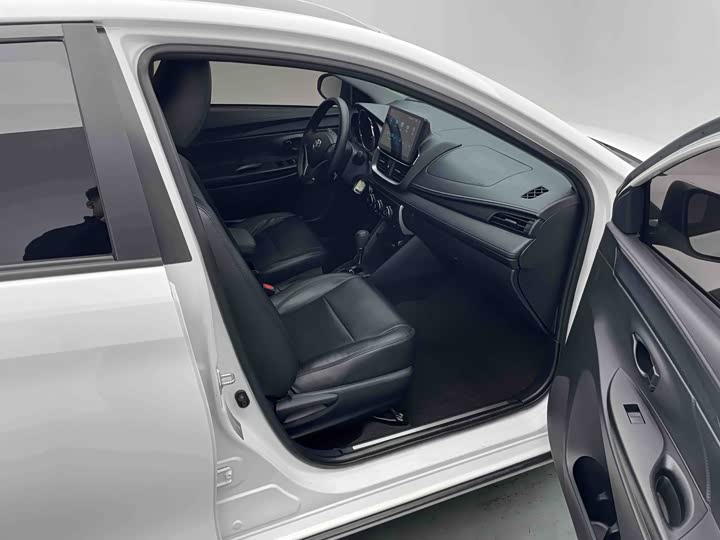 Toyota Yaris L Hatchback, 2022 — фото 7 из 9