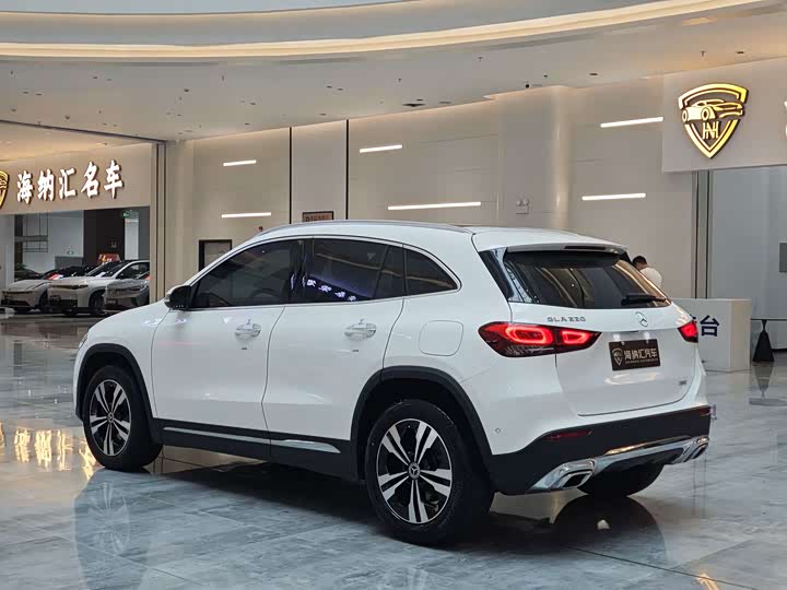 Mercedes-Benz GLA-Class, 2023 — фото 3 из 9