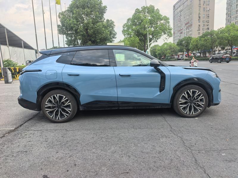 Lynk & Co 08 EM-P Hybrid, 2025 — фото 8 из 12