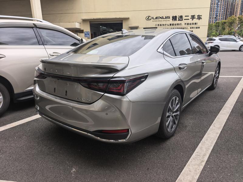 Lexus ES, 2025 — фото 4 из 8