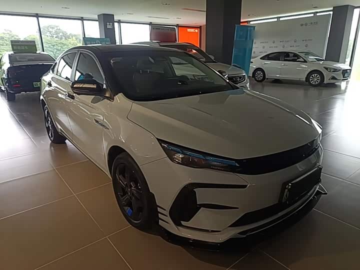 Geely Emgrand L Hi·P Hybrid, 2023 — фото 4 из 9