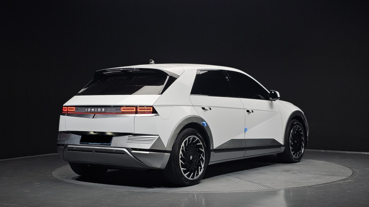 Hyundai Ioniq 5, 2022 — фото 2 из 12