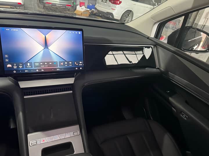 BYD M9, 2025 — фото 6 из 9