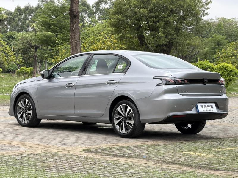 Peugeot 408, 2023 — фото 5 из 12