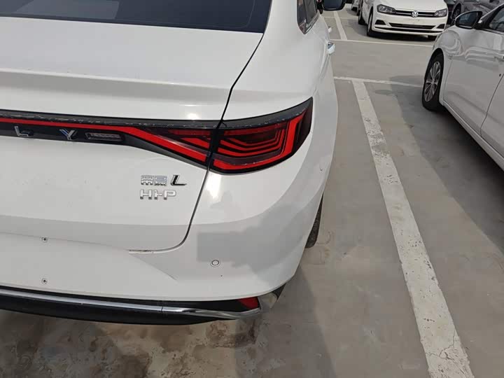 Geely Emgrand L Hi·P Hybrid, 2024 — фото 8 из 9