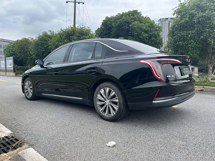 Hongqi E-QM5, 2023 — фото 8 из 9