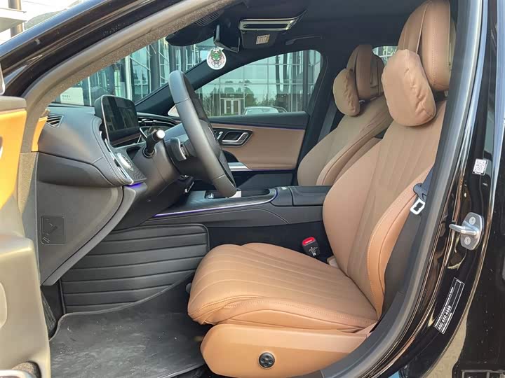 Mercedes-Benz E-Class, 2025 — фото 5 из 9