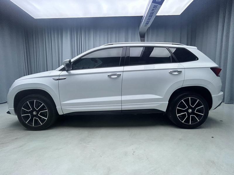 Skoda Karoq, 2023 — фото 4 из 12