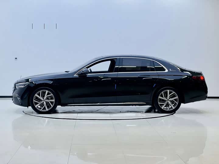 Mercedes-Benz E-Class, 2025 — фото 6 из 9
