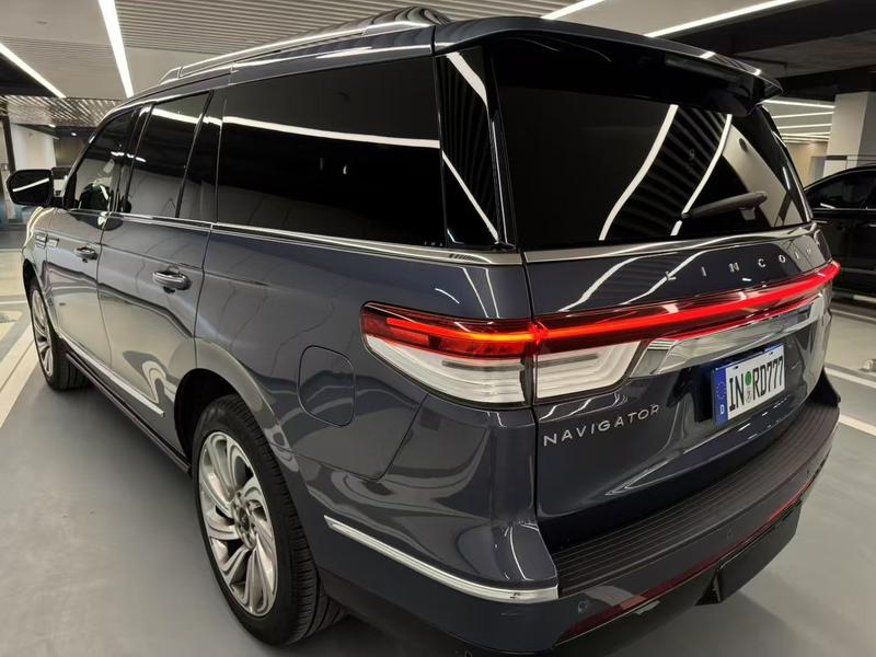 Lincoln Navigator, 2022 — фото 4 из 10